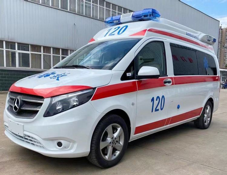 玛多县奔驰救护车